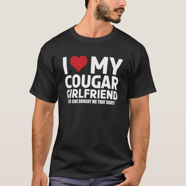 Camiseta Me Encanto Mi Novia Cougar Sí Me Compró Esto (Anverso)