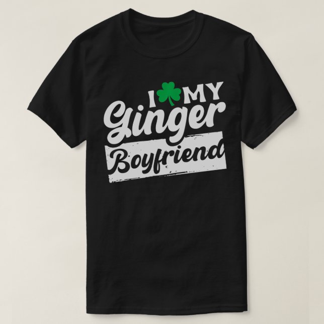 Camiseta Me Encanto Mi Novio Ginger Redhead Shamrock St Pat (Diseño del anverso)