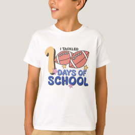Camiseta Me enfrenté a 100 días de diversión escolar de fút