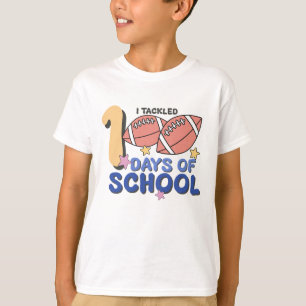 Camiseta Me enfrenté a 100 días de diversión escolar de fút