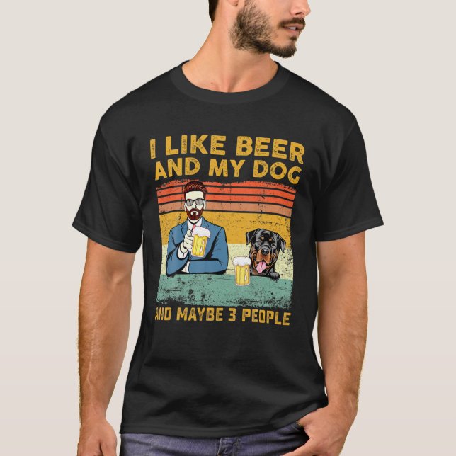 Camiseta Me Gusta La Cerveza Y Mi Perro Y Quizá 3 Personas  (Anverso)