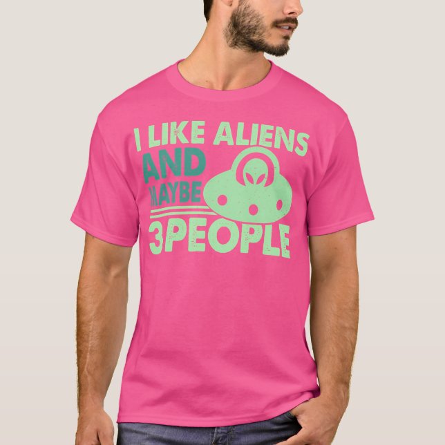 Camiseta Me Gustan Los Extranjeros Tal Vez Como 3 Personas  (Anverso)