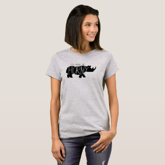 Camiseta Me Hizo Horny Rhino