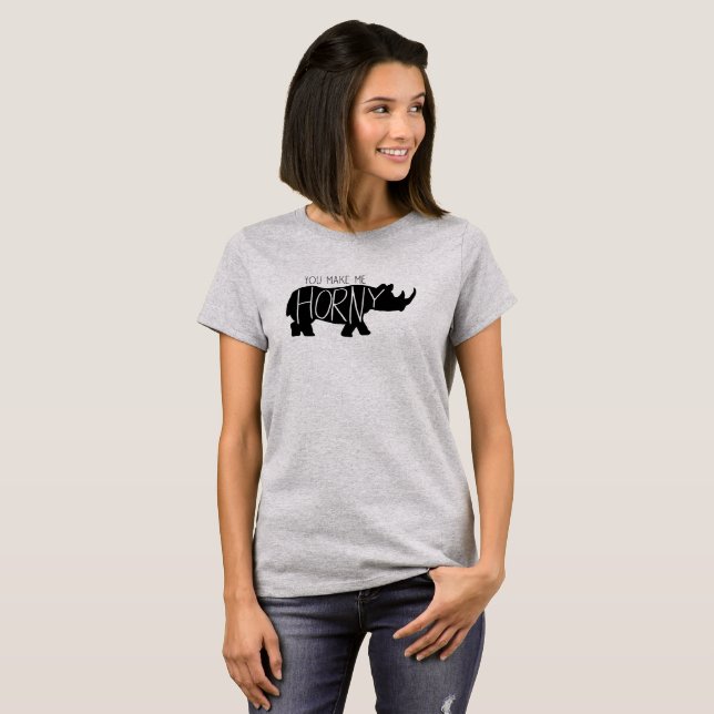 Camiseta Me Hizo Horny Rhino (Anverso completo)