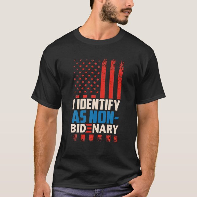 Camiseta Me Identifico Como Anti Joe Biden No Independiente (Anverso)