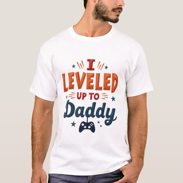 Camiseta "Me levanto a papá - paternidad con temática de ju (Anverso)