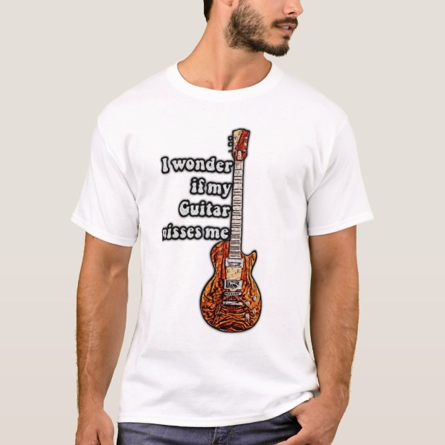Camiseta Me pregunto si mi guitarra me extraña. (Anverso)