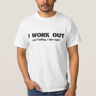 Camiseta Me resuelvo (apenas embromando tomo siestas)