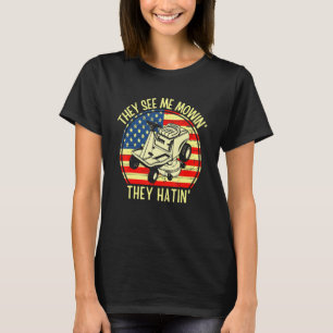 Camiseta Me Ven Masacrando Que Odian El Césped Con Bandera