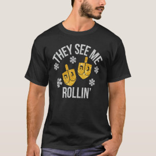 Camiseta Me Ven Rollin Hanukkah Chanukkah Dreidel Jewi