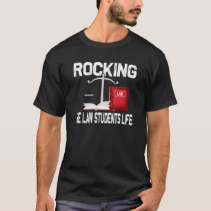 Camiseta Meciendo la vida de los estudiantes de derecho - E