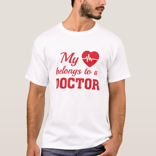 Camiseta Médica Heart Belongs (Anverso)