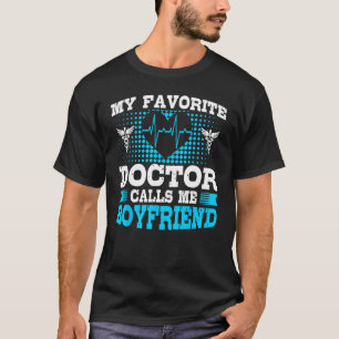Camiseta Médica Me Llama Boyfriend Medical School Médicas G