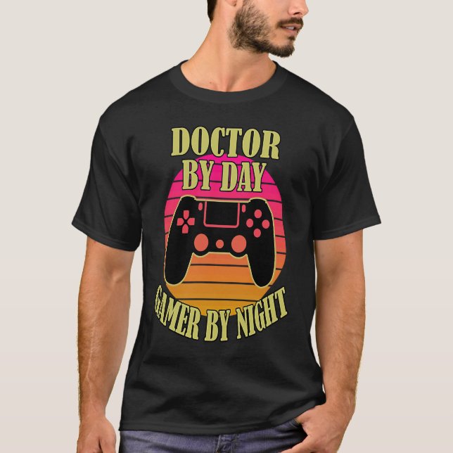 Camiseta Médica Por Jugador De Día Por Control De Videojueg (Anverso)