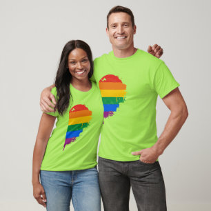 Camiseta MEDIO CORAZÓN DE RAINBOW A LA DERECHA -.png
