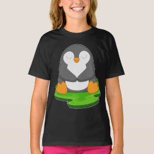 Camiseta Meditación de la gimnasia de yoga en pingüino