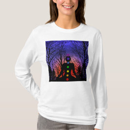 Camiseta Meditación y árboles en una noche estrellada al at