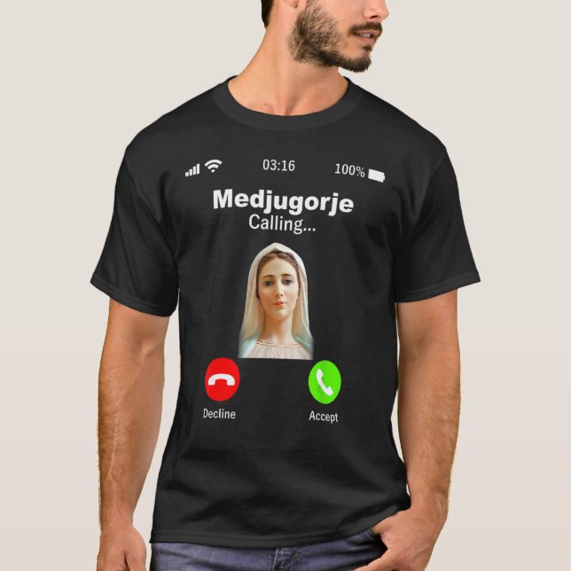 Camiseta Medjugorje Está Llamando A La Reina De La Paz Medj (Anverso)