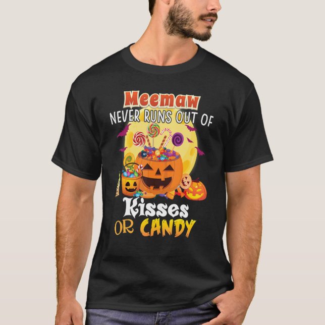 Camiseta Meemaw Nunca Se Queda Sin Besos Ni Halloween Con V (Anverso)