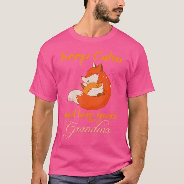 Camiseta Mejor Abuela Que Nunca Mantenga la calma abrazando (Anverso)