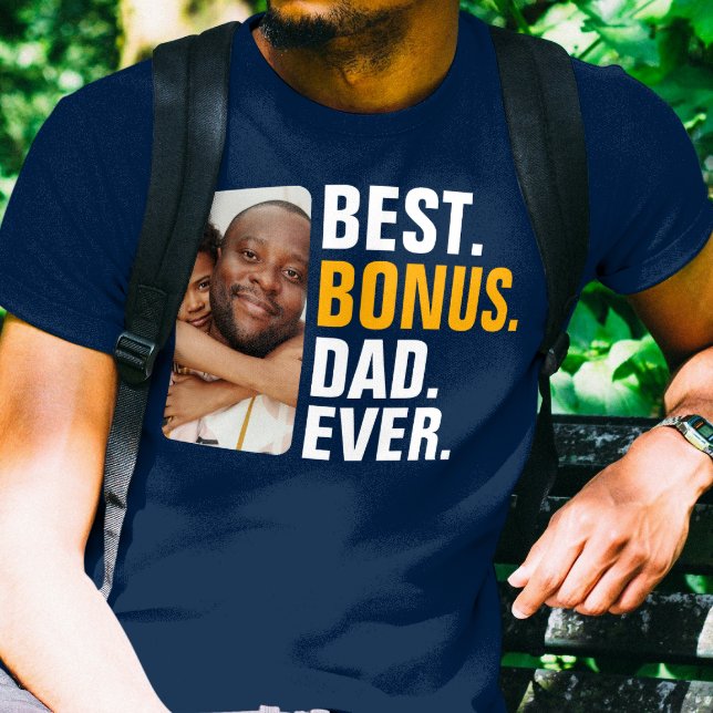 Camiseta Mejor Bono Personalizado Papá Nunca Padre (Personalized Best Bonus Dad Ever Stepfather T-Shirt from Ricaso. Add your own photo for your stepdad)