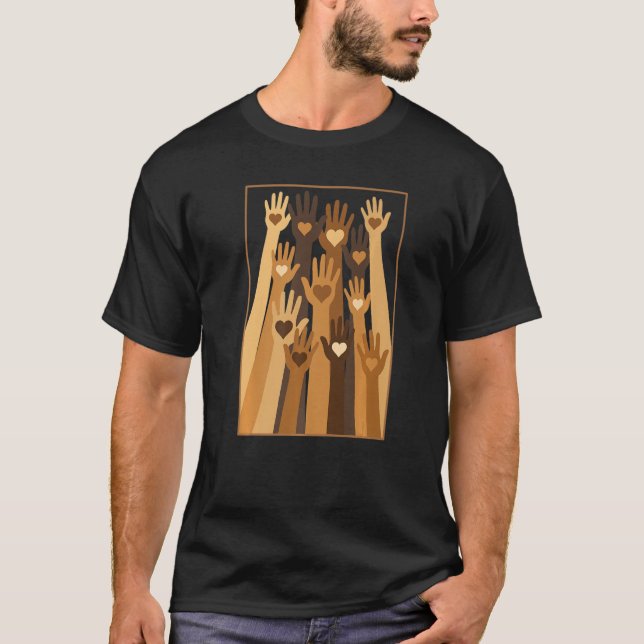 Camiseta Melanin Hand Hearts Black History Month BLM Africa (Anverso)