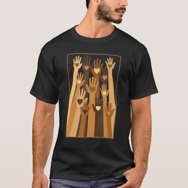 Camiseta Melanin Hand Hearts Black History Month BLM Africa (Anverso)