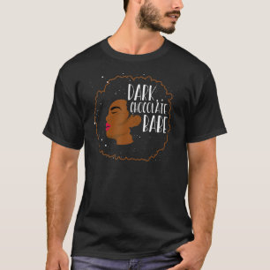 Camiseta Melanin, una mezcla de chocolate oscuro con un org