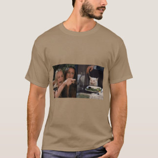Camiseta meme amigos divertidos mujer gritando al gato