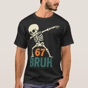 Camiseta Meme de Halloween Bruh Números Seis Siete Esquelet
