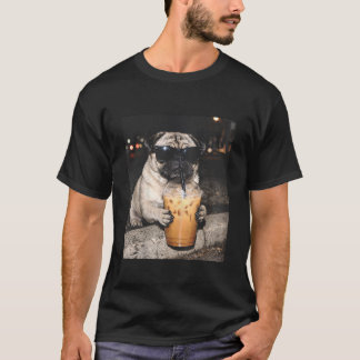 Camiseta Meme de perro divertido pug bebiendo café helado