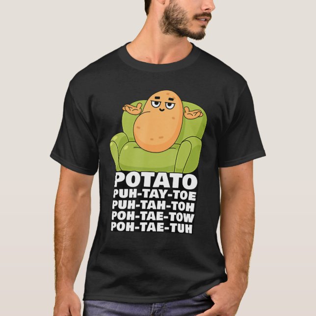 Camiseta Meme de Pronunciación de Papa en un sofá lindo y g (Anverso)