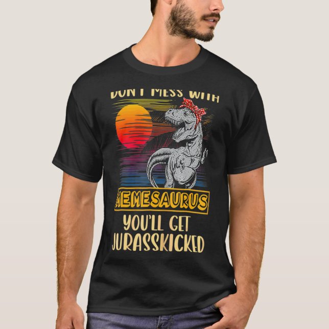 Camiseta Meme Rex Dinosaurios Mami Saurus (Anverso)