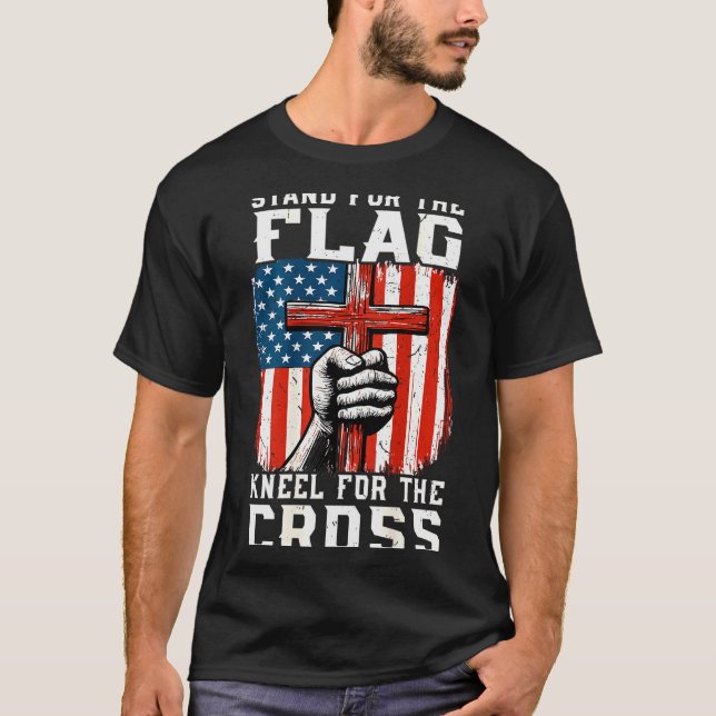 Camiseta Men Stand For Flag Kneel The Cross Christian Patri (Anverso)