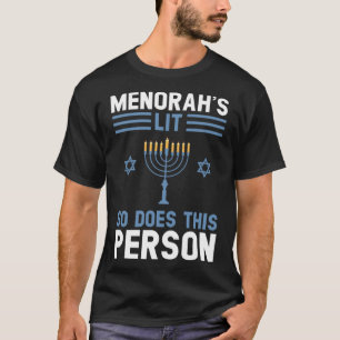 Camiseta menorah está iluminada, al igual que esta persona
