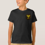 Camiseta Menorah Flame<br><div class="desc">Una representación digital de la menorah judía de siete ramas (hebreo: מְ נ וֹ רָ ). La menorah de siete ramas, utilizada en el santuario portátil establecido por Moisés en el desierto y más tarde en el Templo en Jerusalén, ha sido un símbolo del judaísmo desde la antigüedad y es...</div>
