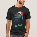 Camiseta Menorah Santa Hat Chanukah Hanukkah Cristianismo J<br><div class="desc">Menorah Santa Hat Chanukah Hanukkah Navidades judíos Pajama.</div>