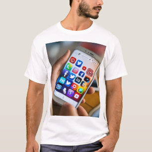 Camiseta Mens Basic Tee Shirt like Social Media
