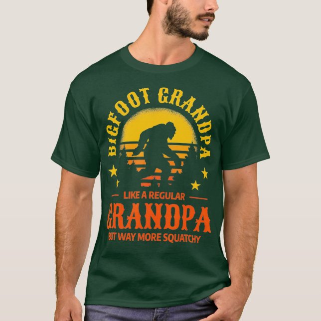 Camiseta Mens Bigfoot Grandpa Funny Retro Sasquatch (Anverso)
