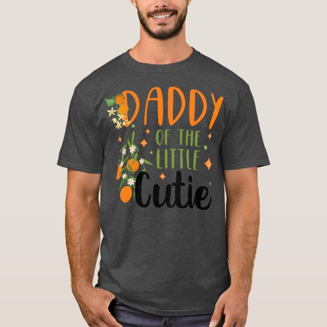 Camiseta Mens Daddy Little Cutie Naranja Baby Shower primer (Anverso)