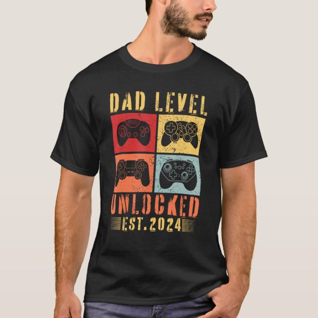 Camiseta Mens I Leveled Up To Dad 2024 Promoted To Daddy Le (Anverso)
