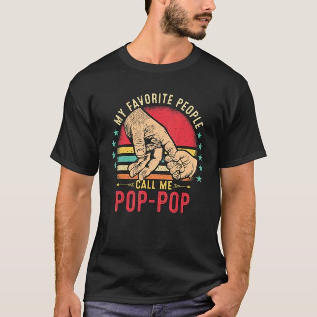 Camiseta Mens Mi Gente Favorita Me Llama Abuelo Pop Vi (Anverso)