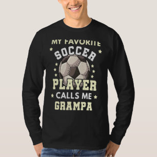 Camiseta Mens Mi jugador favorito de fútbol me llama Grampa