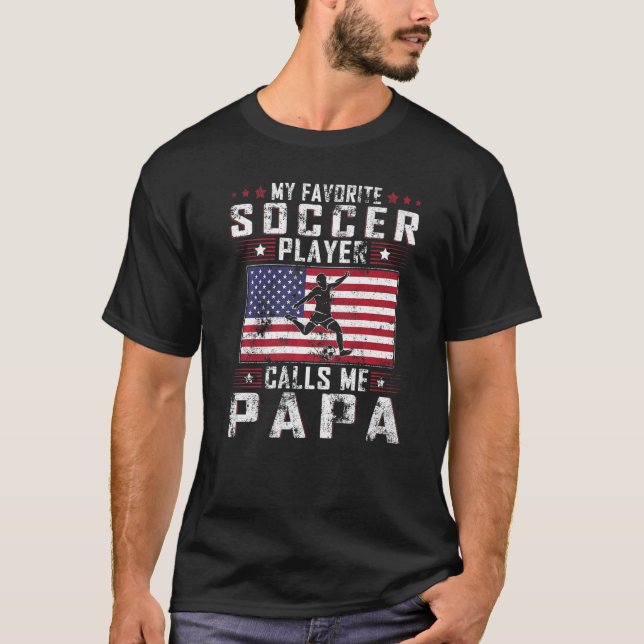 Camiseta Mens Mi jugador favorito de fútbol me llama papá F (Anverso)