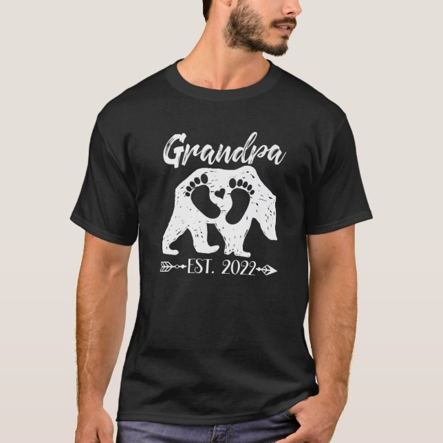 Camiseta Mens New Grandpa Bear Est 2022 Baby Shower Announc (Anverso)