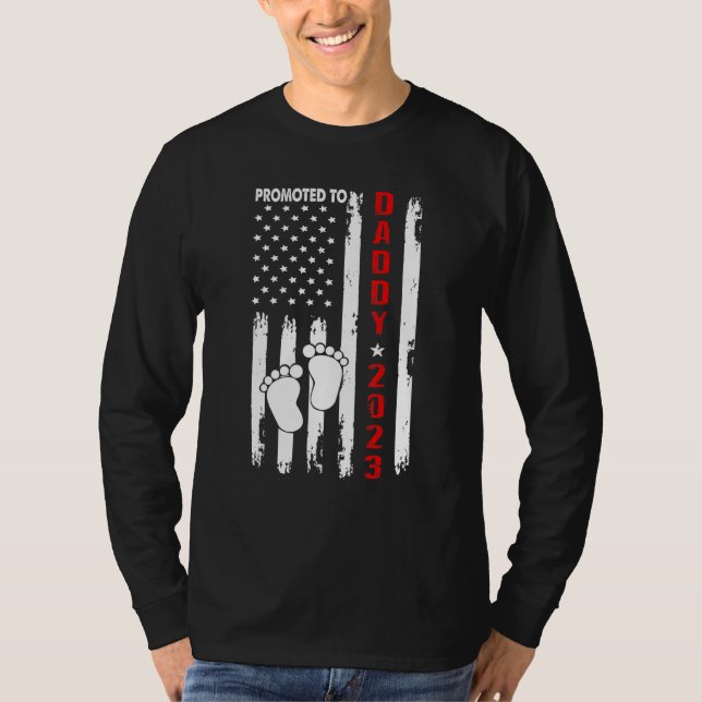 Camiseta Mens Promoted To Daddy 2023 American Flag New Dad (Anverso)