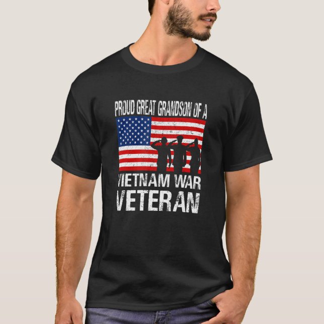 Camiseta Mens Proud Great Grandson of a Vietnam War Veteran (Anverso)