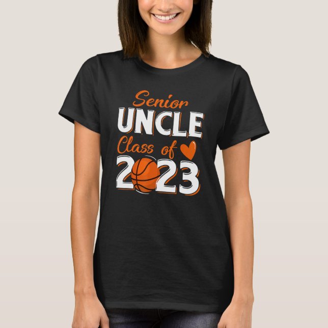Camiseta Mens Proud Uncle Of A 2023 Senior Basketball Gradu (Anverso)