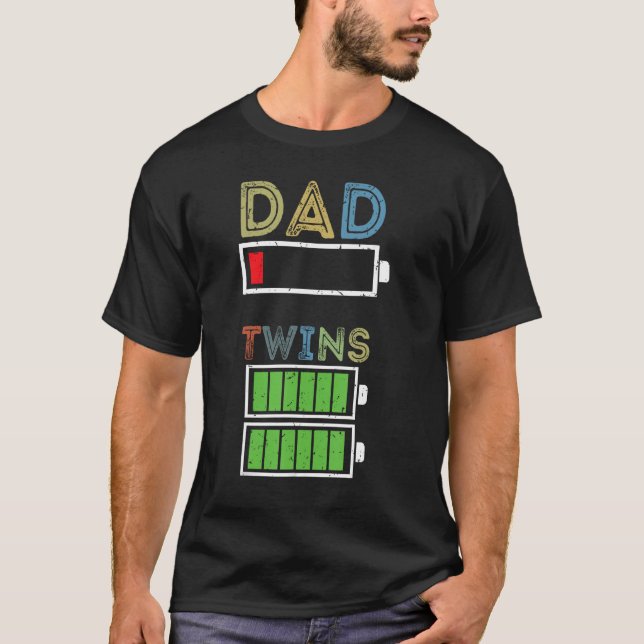 Camiseta Mens Tired Dad Low batería Twins Full Charge (Anverso)