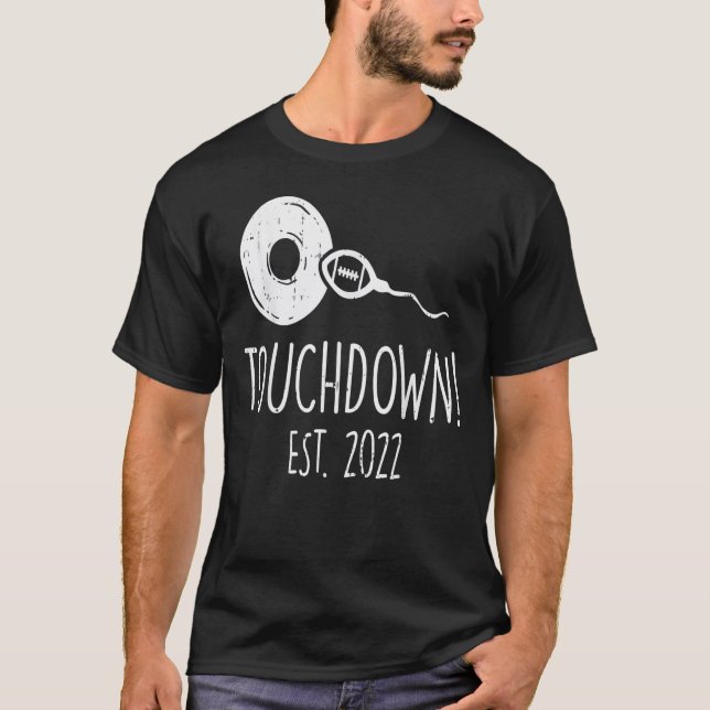 Camiseta Mens Touchdown Sperm Egg 2022 Funny Pregnancy Anno (Anverso)
